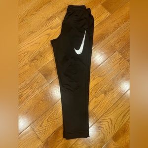 Nike boys XL Therma fit sweatpants